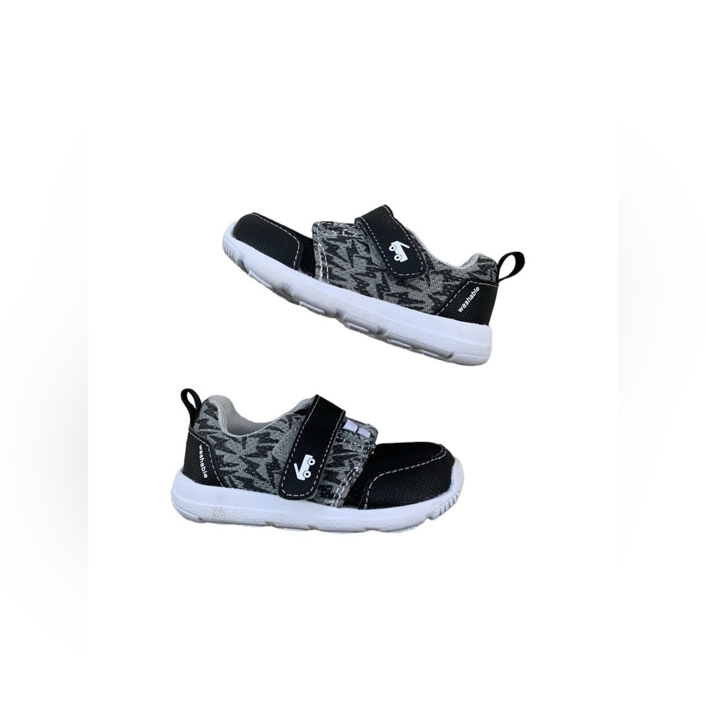 See Kai Run Toddler Size 5 Stryker Lace Black Lightning Bolt Sneakers Shoes